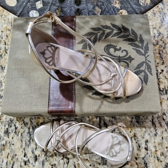 Shoes - Picture 3 of 4